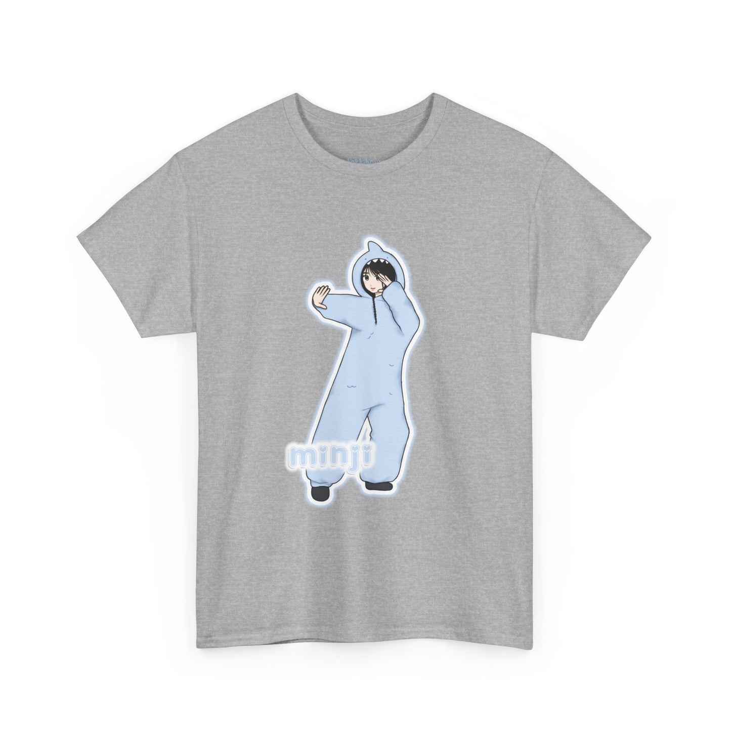 Exclusive NewJeans short sleeve graphic t-shirt featuring original artwork of Minji on the front plus all group members on the back. A unique and vibrant addition to your K-pop fashion collection. In light gray.